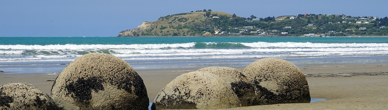 Blick auf die Moeraki Boulders am Meer